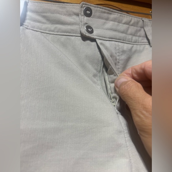 Columbia Titanium Omni-Shade Water Resistant Women’s Beige Hiking Shorts Size 12 - Picture 6 of 10